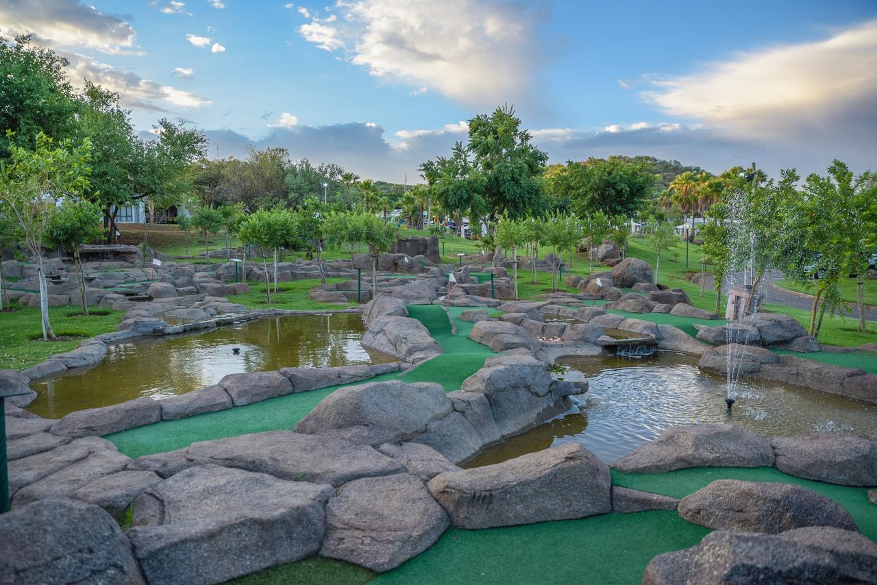 Bush Bungalows At Sun City Resort ルステンブルク エクステリア 写真