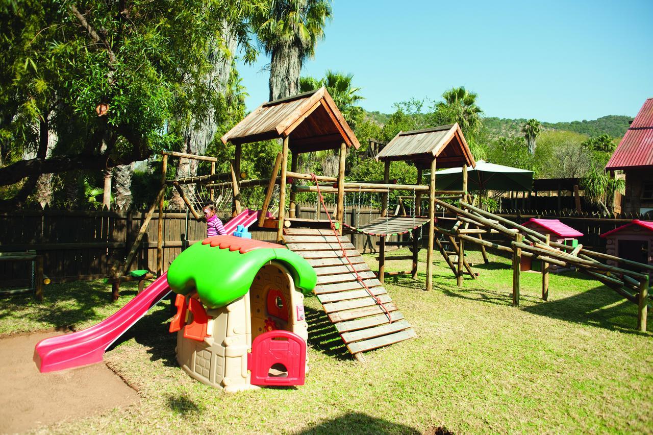 Bush Bungalows At Sun City Resort ルステンブルク エクステリア 写真