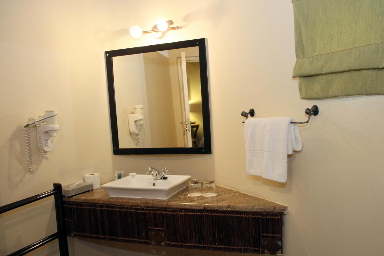 Bush Bungalows At Sun City Resort ルステンブルク エクステリア 写真